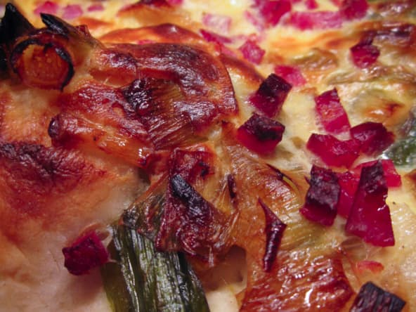 Pizza aux poireaux et aux lardons