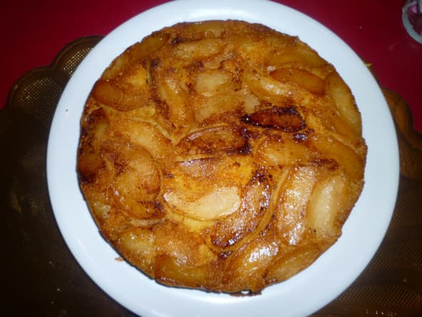 Gâteau aux pommes caramélisées