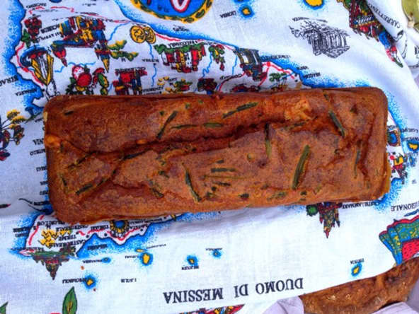 Cake aux asperges et au fromage