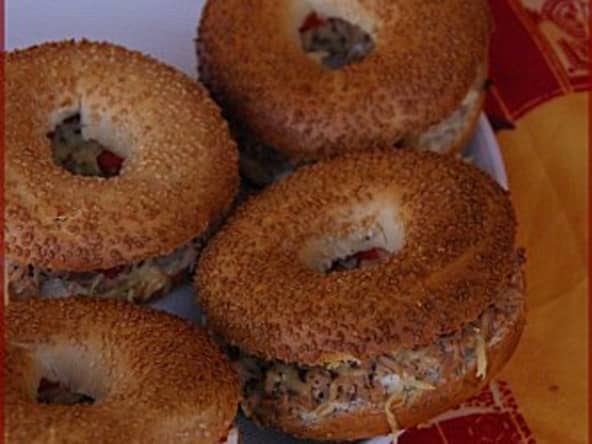 Bagels gratinés à la ricotta et au thon