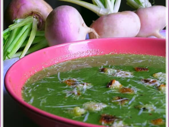 Velouté de fanes de navets nouveaux.