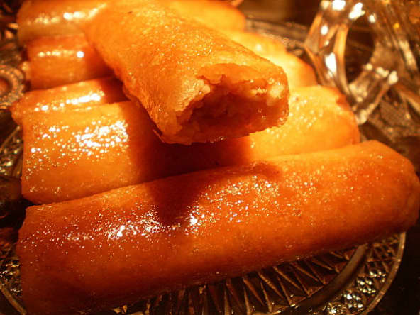 Cigares aux amandes, au miel et fleur d'oranger