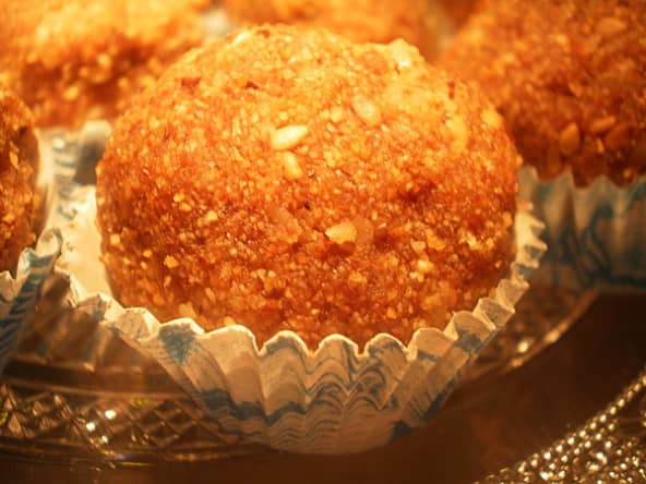 Rfiss tounsi algériens, gâteaux de semoule aux dattes