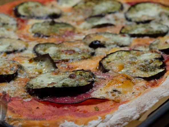 Pizza aubergine, bresaola et gorgonzola