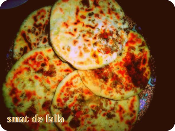 Batbout m3amar, petits pains farcis à la viande hachée