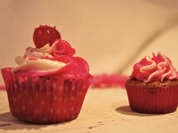 Cupcakes cerise et fleur d’hibiscus