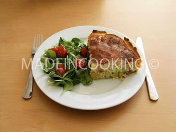 Plateau télé : une quiche au saumon et aux poireaux