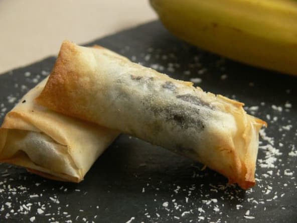 Nems sucrés croustillants bananes chocolat noix de coco