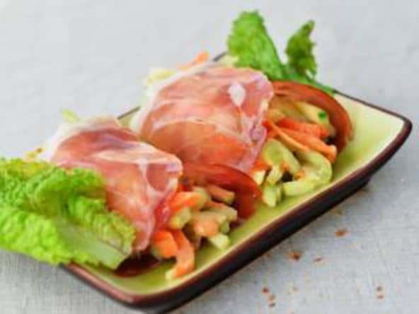 Nems de jambon sec, juliennes de légumes en anchoïade