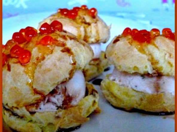 Profitéroles salées avec une glace au saumon fumé