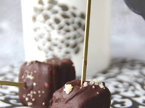 Bouchées pétillantes mangue-chocolat