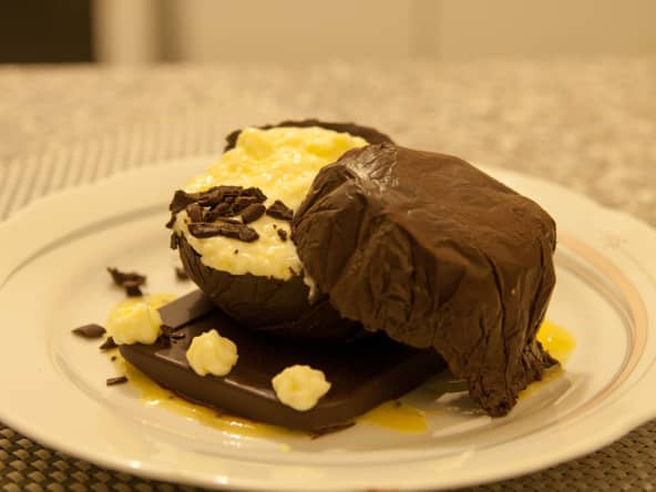 Froissée de casques surprise et sa mousseline mangue kiwi, gâteau