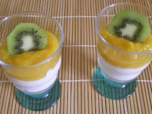 Mousse exotique légère aux petits suisses et purée de mangue