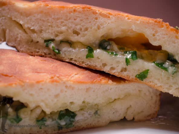 Foccacia au parmesan et à la roquette