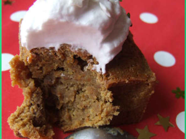 Gâteau à la carotte, nuage de crème de coco
