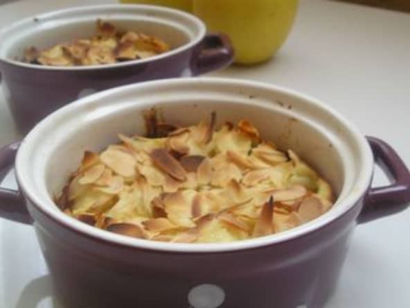 Far aux pommes et amandes parfumé à la fleur d'oranger