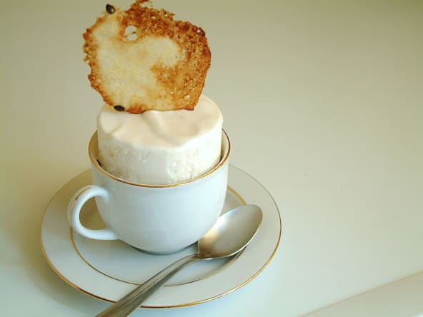 Elégant soufflé glacé au fruit de la passion