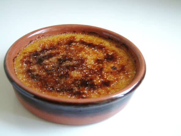 Crème brulée à la pistache pour le dessert