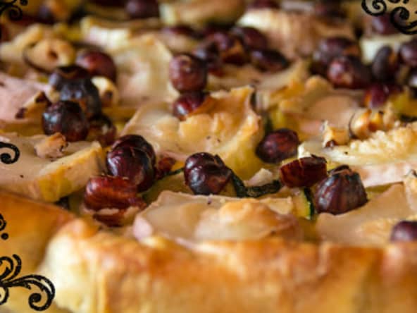 Tarte à la courgette, au chèvre et aux noisettes grillées