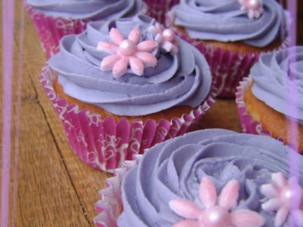Cupcakes à la pistache et coeur aux fruits rouges
