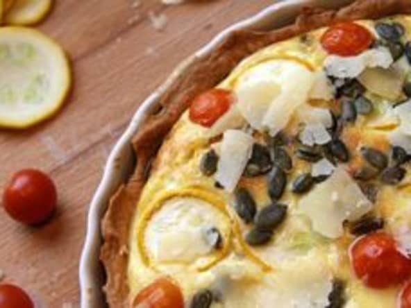 Tarte aux courgettes jaunes, mozzarella et parmesan