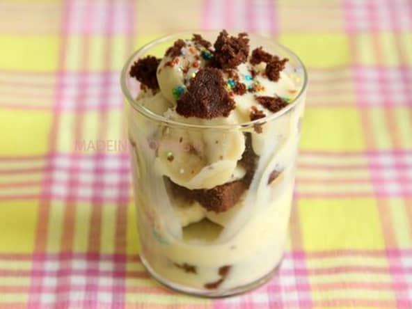 Crème vanille, brownies et banane