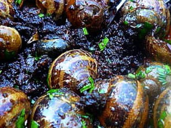 Tapa d'escargots et boudin noir comme dans la région de l'Empordà