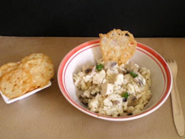 Risotto aux champignons et tofu, chips de parmesan