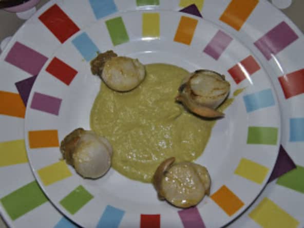 Saint-Jacques et crème d'asperges