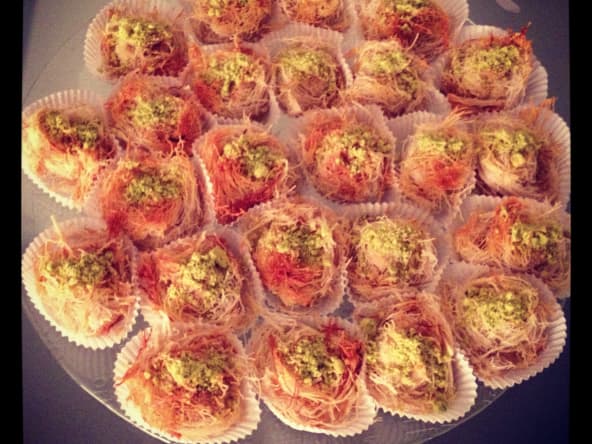 Kadaifs à l'amande, aux pistaches, miel et fleur d'oranger (pâtisseries)