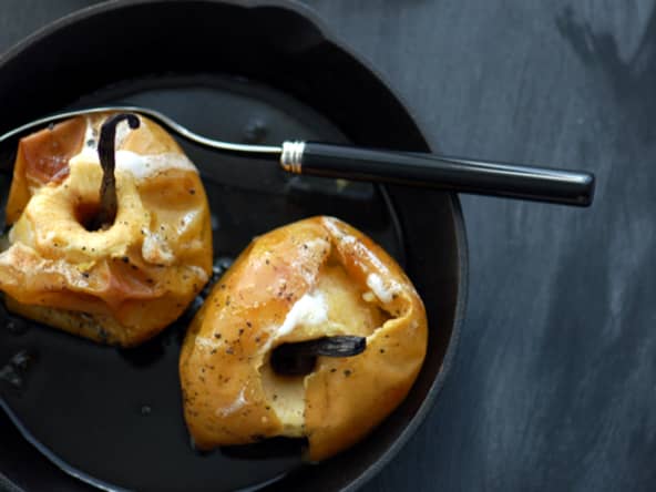 Pommes au four, brandy, érable et vanille pour le dessert