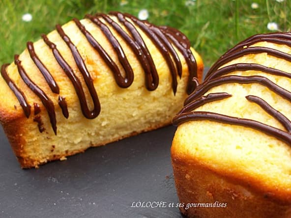 Recette du cake moelleux au yaourt, citron et chocolat