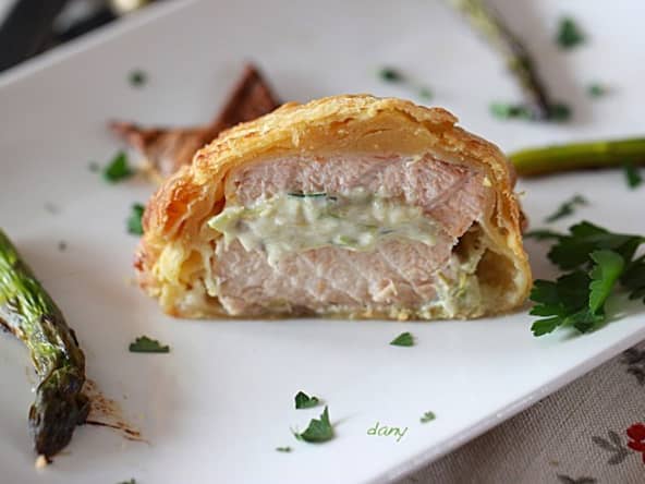 Feuilleté de saumon sauvage à la crème d'asperges vertes