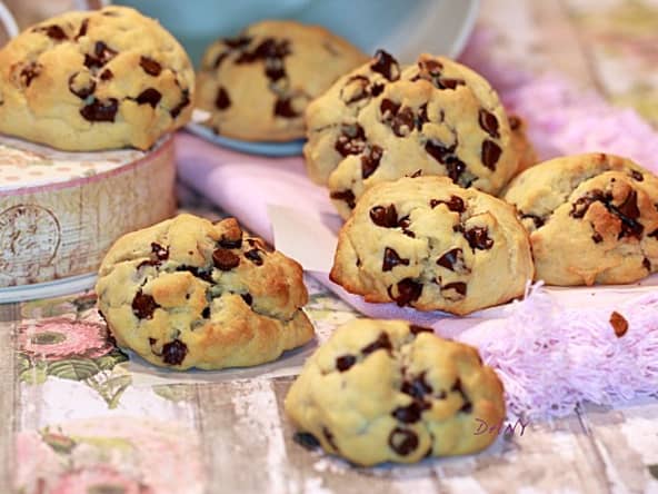 Biscuits à la farine de pois chiches, poudre d’amandes, miel et chocolat