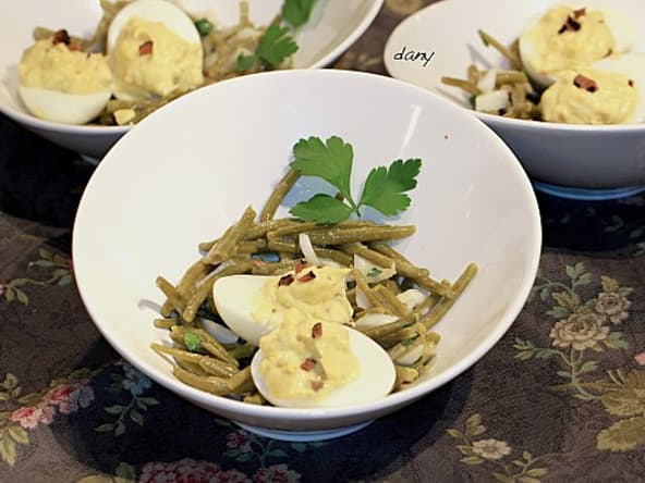 Oeufs mimosa-mi-truffe, salade de haricots verts à l’huile de truffe