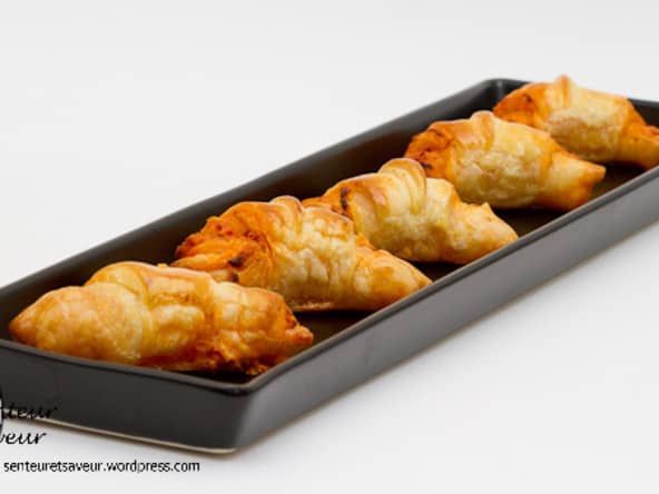 Mini croissants au chorizo et à la féta