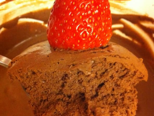 La mousse ramène sa fraise