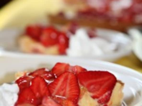 Tarte sablée aux fraises et crème citronnée pour le dessert