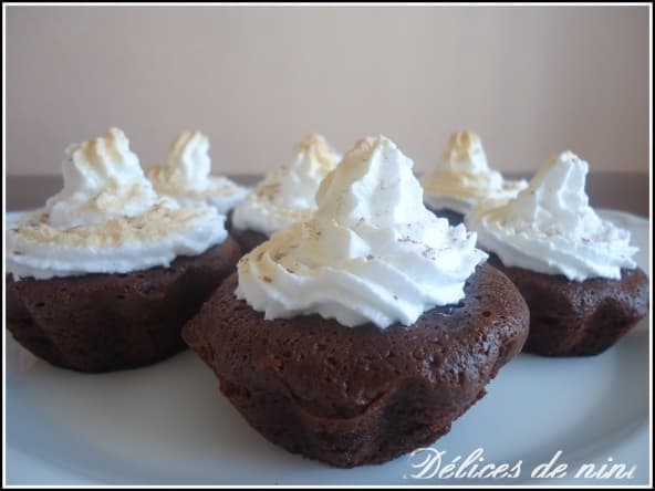 Cupcakes au chocolat meringué