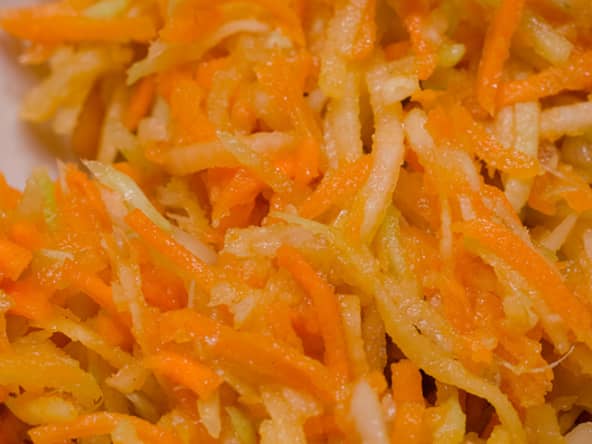 Salade aux carottes et au chou rave râpés