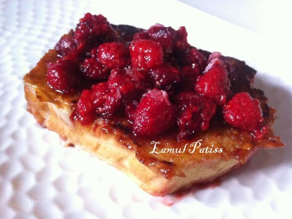 Brioche perdue sous ses framboises caramélisées à la plancha