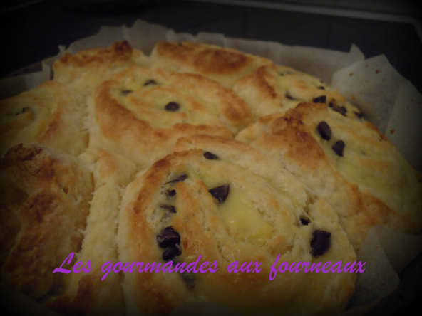 Chinois à la crème pâtissière et aux pépites de chocolat