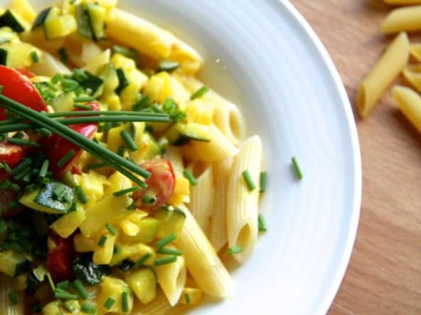 Pâtes penne aux courgettes et au safran