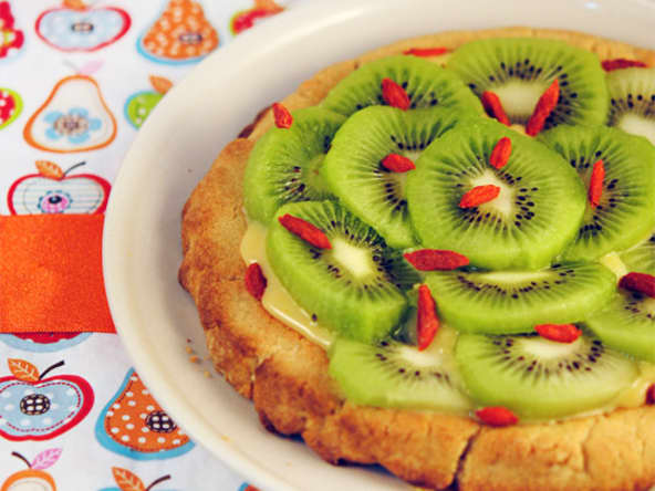 Tarte kiwi, clémentine curd et baies de goji
