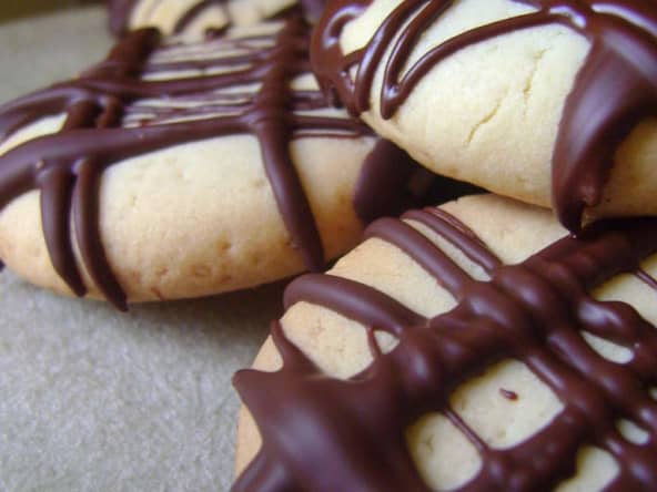 Mes sablés très "sablés" bariolés au chocolat