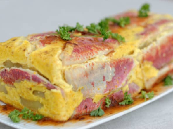 Terrine parmentière au rouget, chutney et salade