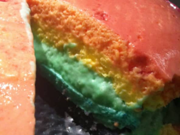 Rainbow bavarois aux agrumes et son miroir (imaginaire) à la fleur d’hibiscus