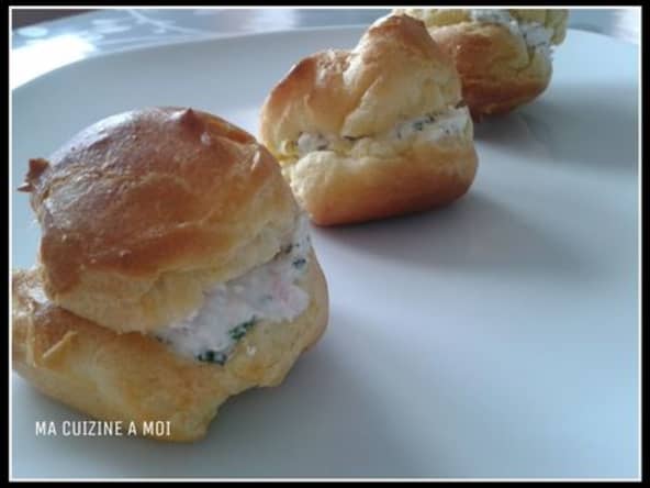 petits choux farcis à la ricota, jambon blanc et herbes fraîches