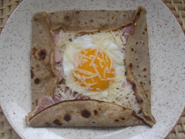 Galettes complètes traditionnelles jambon, oeuf, fromage