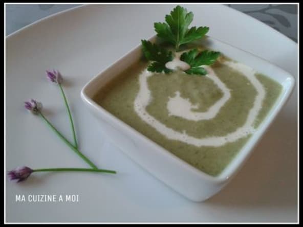 Velouté de fanes de radis a la ricotta